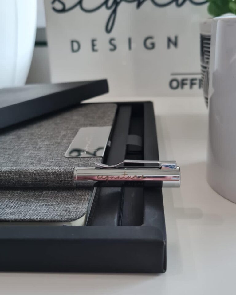 Instagram post from signaturestudio.ae. This post is in position 8.